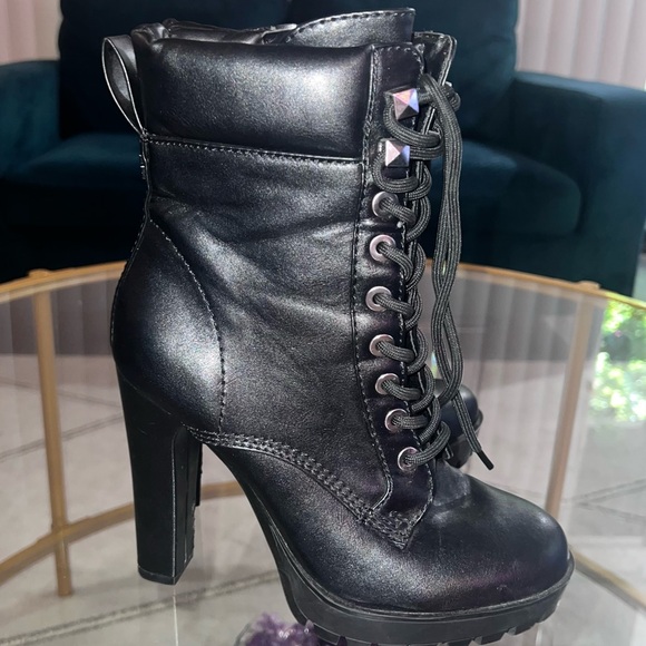 GUESS Woman’s Black Boots - Picture 3 of 11